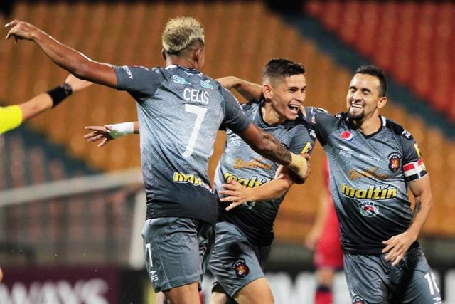 Caracas FC venció al Independiente de Medellín 3-2