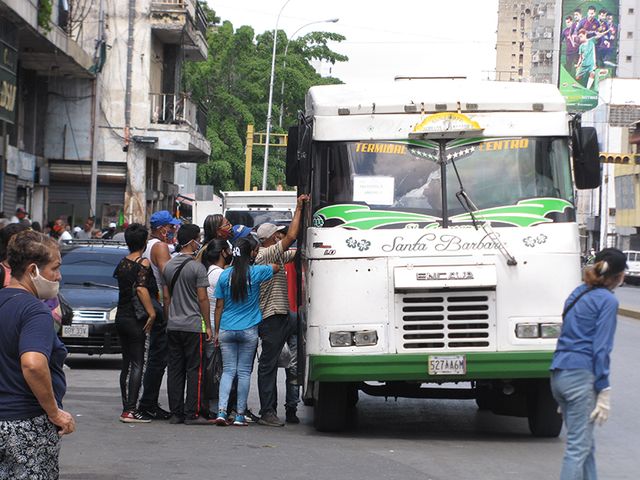 Falta de combustible | Transportistas de Aragua se fueron a paro
