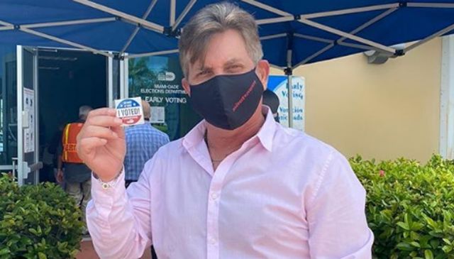Perdió las elecciones | Tras intensa campaña Víctor Cámara quedó como la guayabera