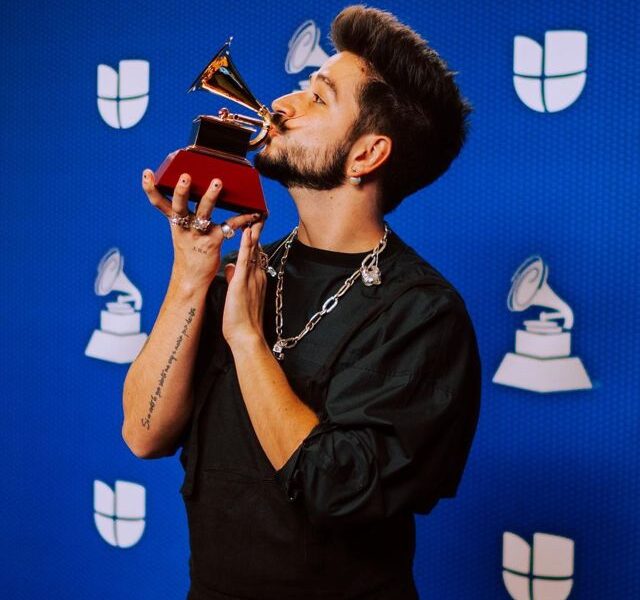 Reacción del cantante colombiano que ganó Grammy