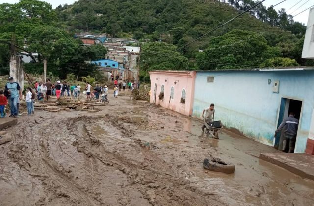 Tragedia en Río Carapo| Desbordamiento cobra la vida de una ciudadana