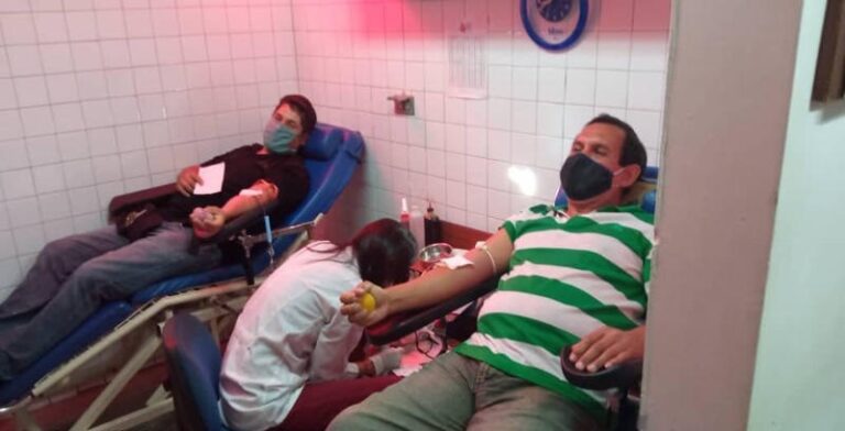 CONSENTIDOS / Les dan desayuno y un kit de vitamina a quienes donan sangre