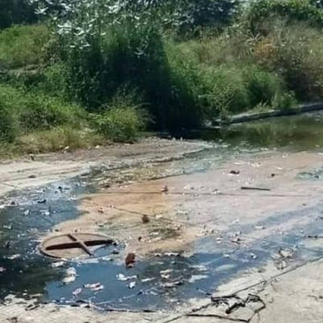 Aragua | Comunidad Prados de la Encrucijada sobrevive entre aguas negras