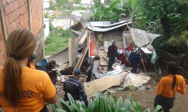 Miranda | Derrumbe dejó saldo de una mujer y un niño fallecidos