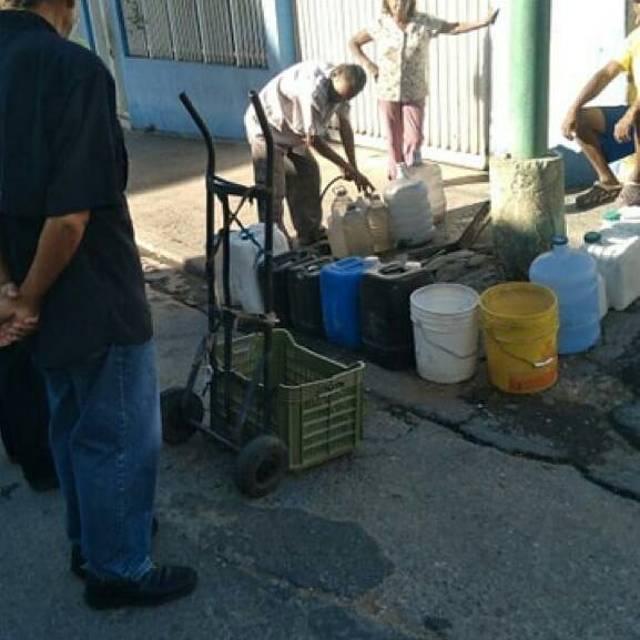 Sin servicios/ Protestas por falta de agua y de gas