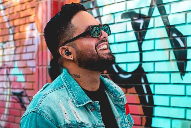 Chris Baietta estrena “KLOBATA”