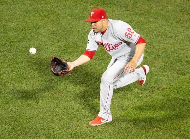 José Álvarez firmó contrato con los Gigantes de San Francisco