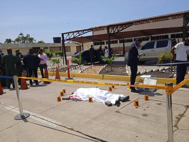 TRAGEDIA / Reprenden a un Teniente y este explota desenfundando su arma
