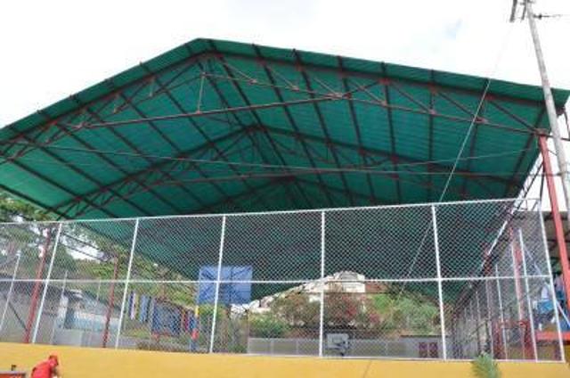 Guárico| Jugador de baloncesto José Martínez inauguró cancha deportiva