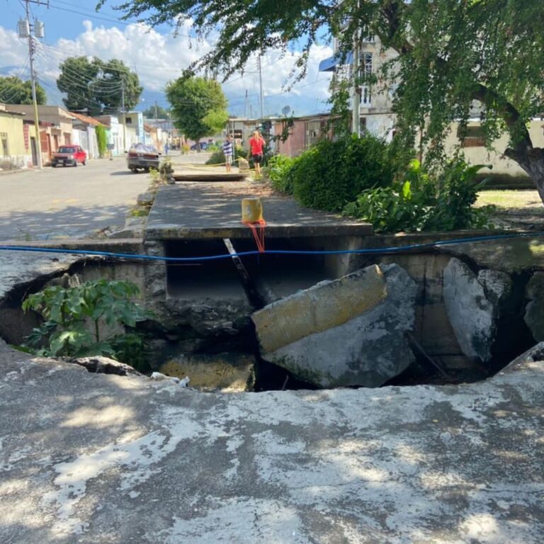 Mega tronera | Por esto protestan vecinos del Barrio El Carmen en Aragua