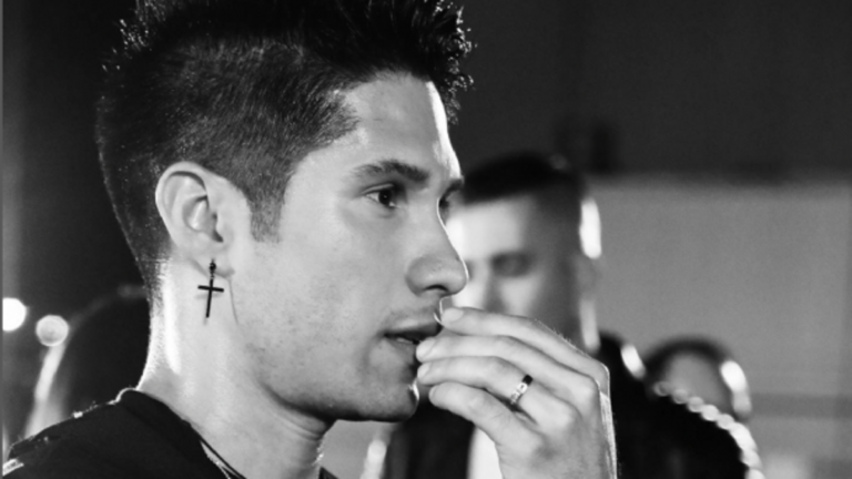 ¿SE VA? / Cantante Chyno Miranda delicado de salud