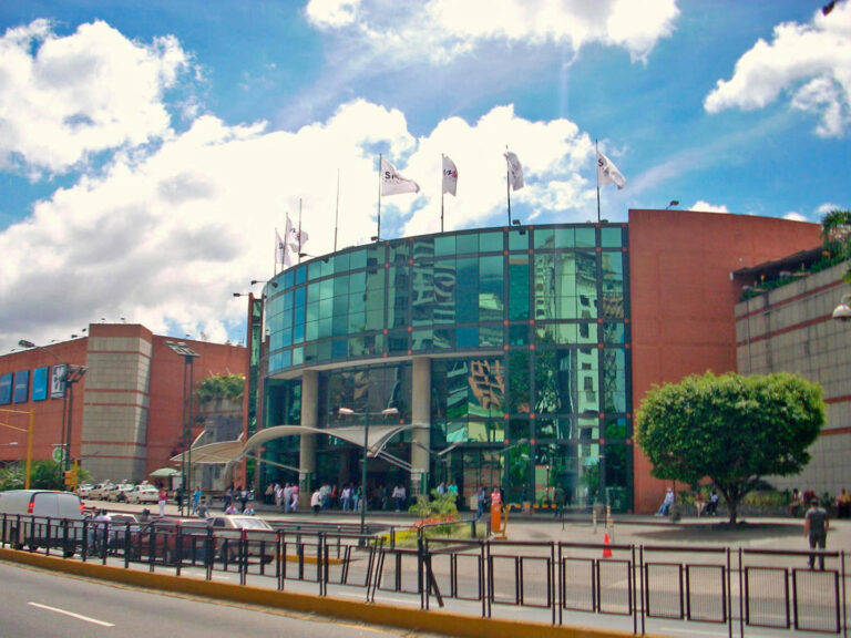 TENDENCIA/ «Dejen de usar baños de los centros comerciales como hoteles»