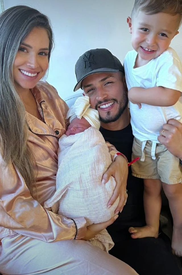 TENDENCIA/Rosmeri Marval muestra el nacimiento de su segundo bebé