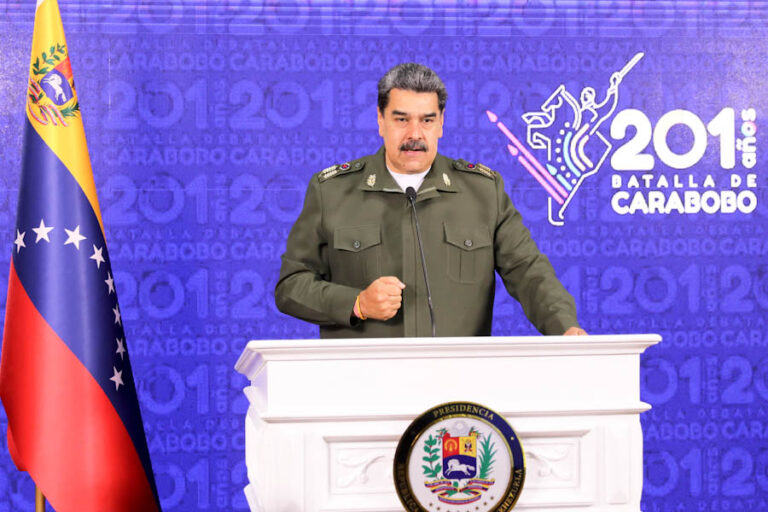 Maduro va por el oro y el avión