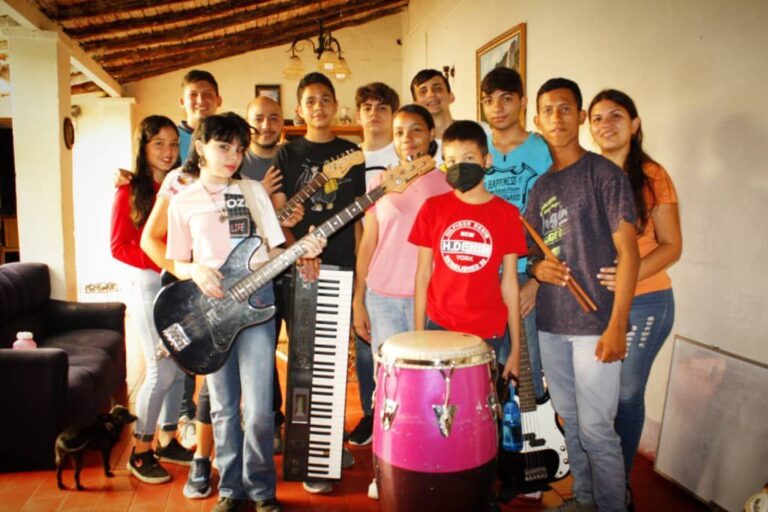 AH ESTUDIO: Una luz musical para el talento villacurano