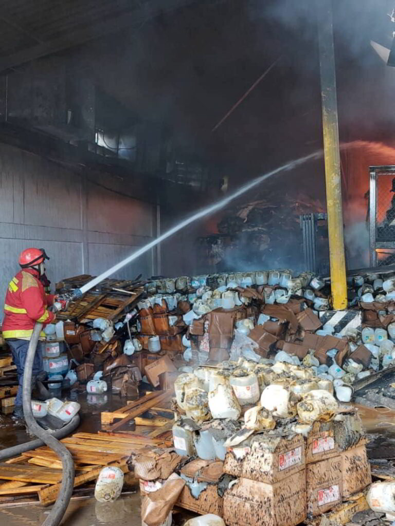 Se incendiaron los depósitos del Seguro Social en Caracas