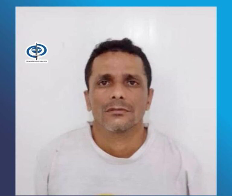 Monstruo vigilante Valencia Nardy Mora