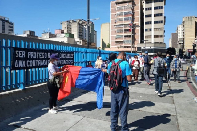 Adscritos a educación comienzan a recibir pago bono vacacional completo