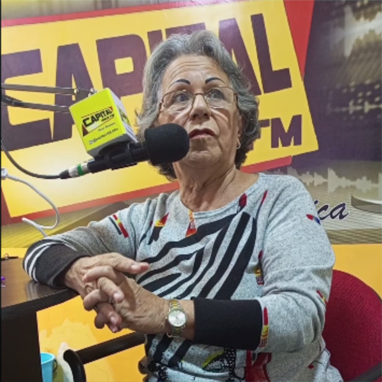 Alexis Smith loución