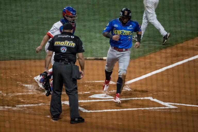 Serie del Caribe inició con la furia de Leones del Caracas