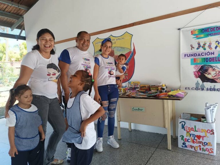 Trabajo social | Recaudan fondos a niños con diversidad en estas navidades