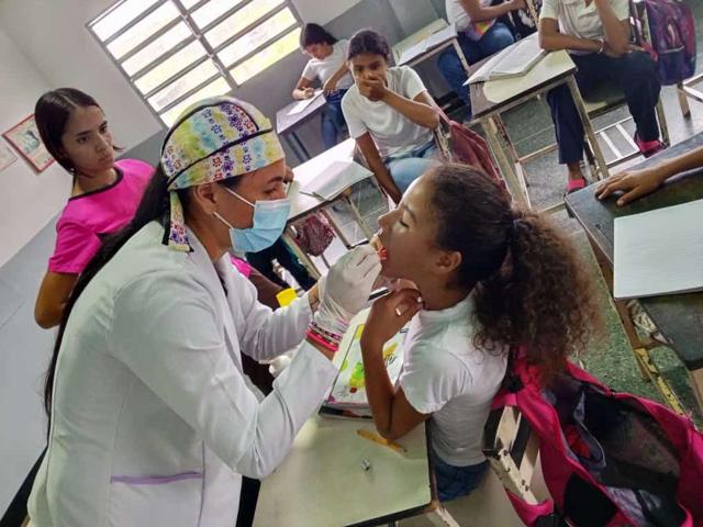 La salud va a la escuela en San Francisco de Tiznados